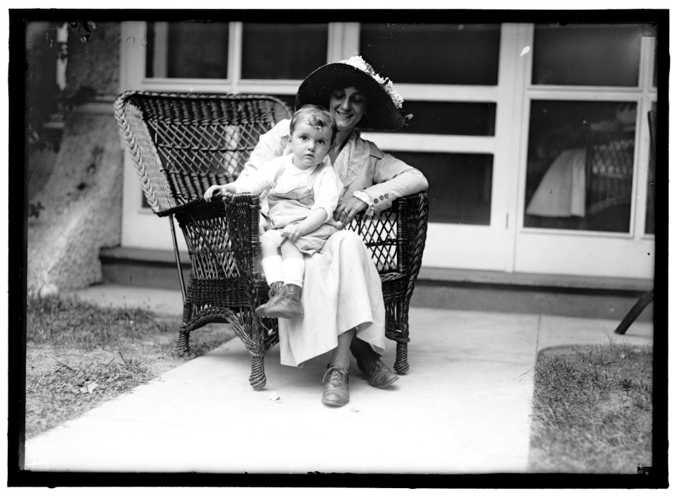 BOECKEL, MRS. RICHARD. WITH BABY LCCN2016870327