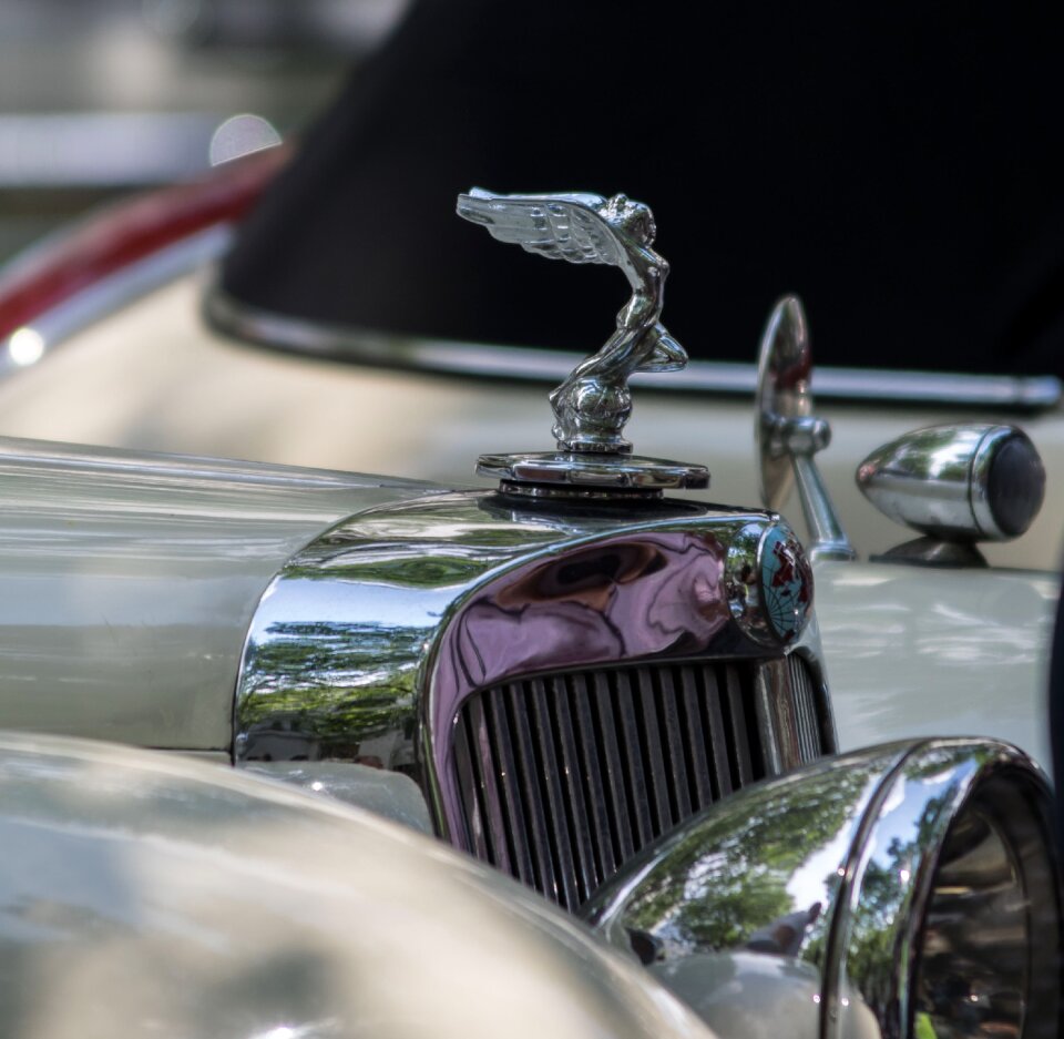Rolls royce vehicle transport system