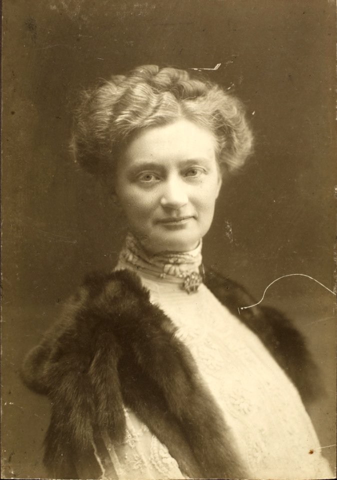 Bodil Neergaard by Frederik Riise