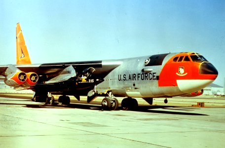 Boeing NB-52A with X-15 No. 1 (SN 56-6670) 061219-F-1234S-001
