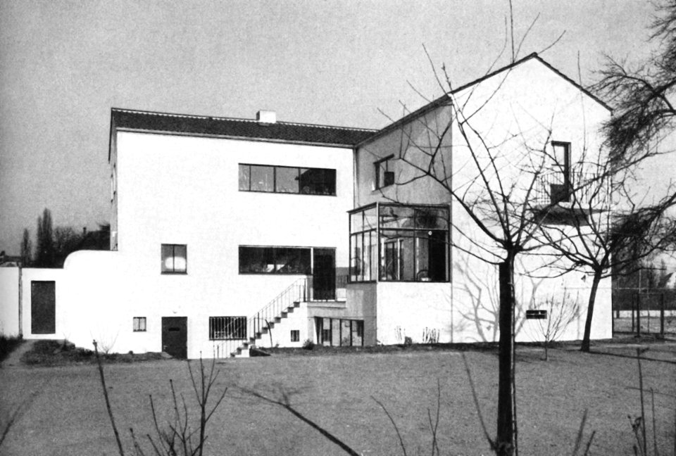 Boehm-wohnhaus koeln by hugo schmoelz