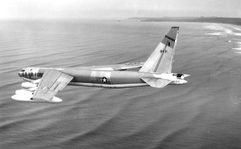 Boeing B-52E-85-BO (SN 56-0631) in flight 061127-F-1234S-023