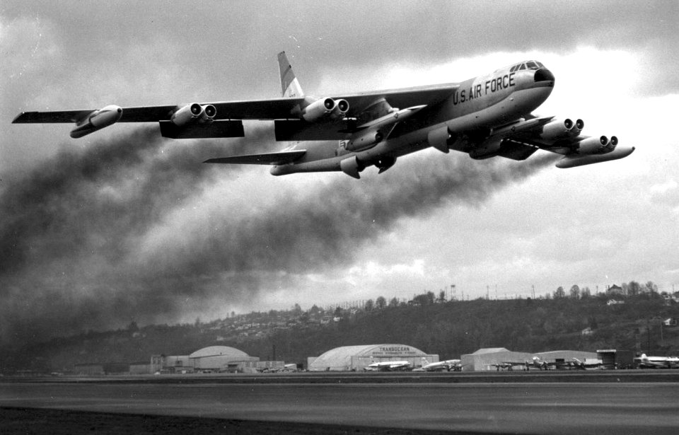 Boeing B-52F takeoff with AGM-28 Hound Dog missiles