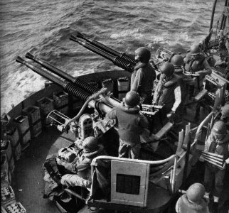 Bofors 40 mm mount on US heavy cruiser in 1950