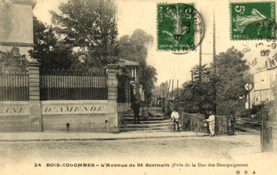 Bois-Colombes.Avenue de Saint-Germain.Avenue du Révérend Père Corentin-Cloarec.Près de la rue des Bourguignons
