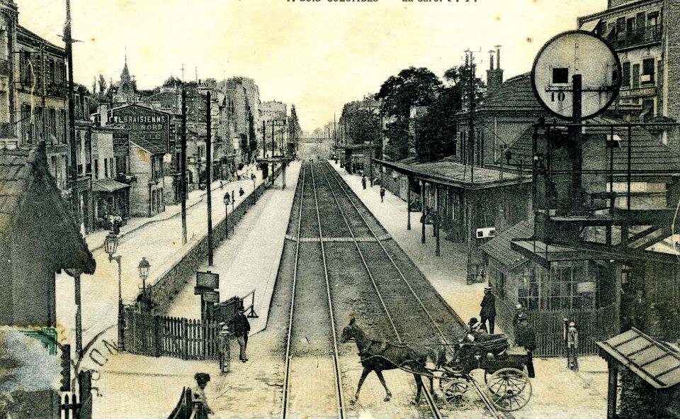 Bois-Colombes.La gare