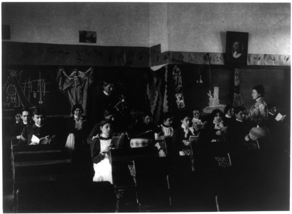 Carlisle Indian School, Carlisle, Pa. Class in session LCCN2008675528