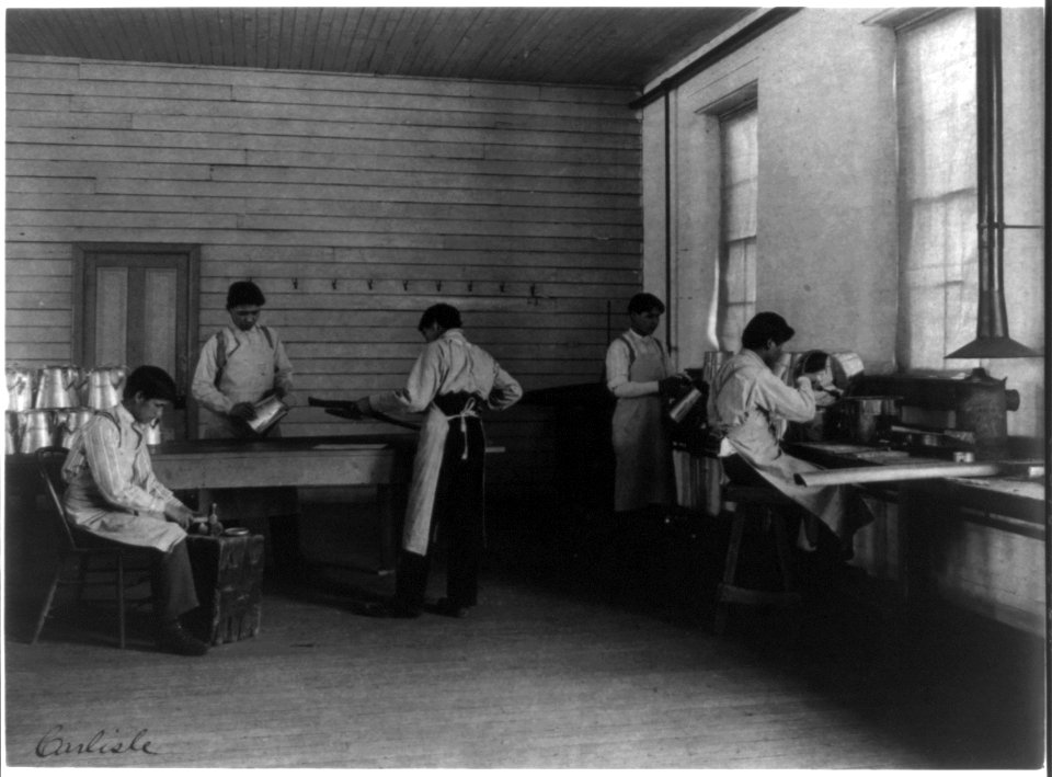 Carlisle Indian School, Carlisle, Pa. Metal shop LCCN2008675524