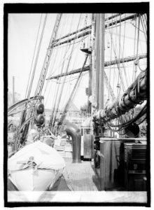 Carnegie, Magnetic ship, deck scene, 10-8-19 LCCN2016844772