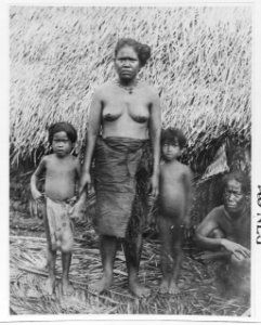 Carolinians near Agana, Guam (circa 1900)