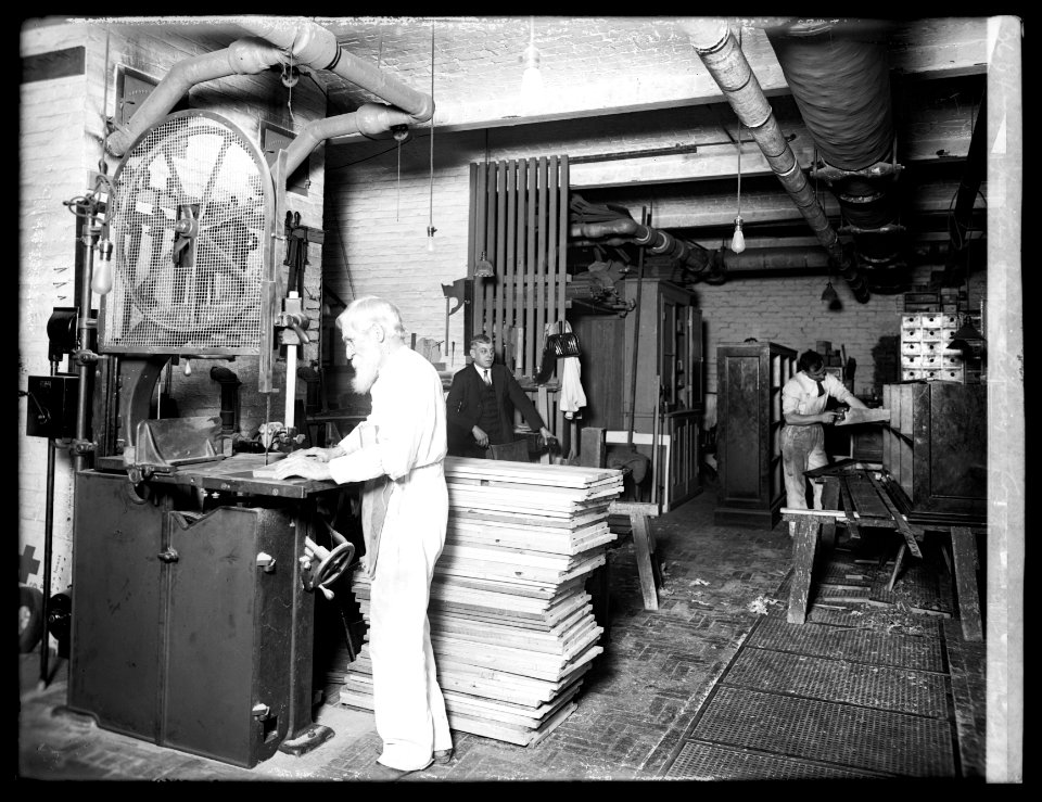 Carpenter shop, Library of Congress, (Washington, D.C.) LCCN2016851552