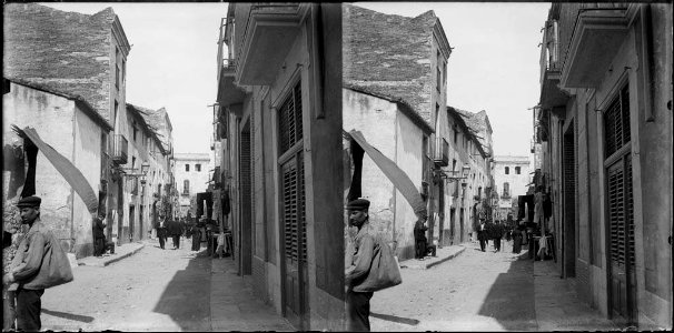 Carrer de Cardedeu amb gent