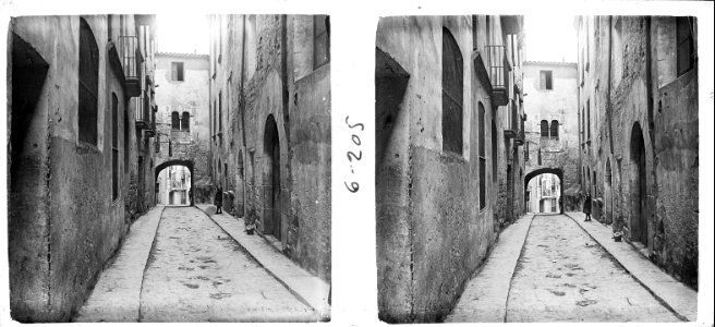 Carrer de Sant Joan i plaça del Bo-bo a Monistrol de Montserrat
