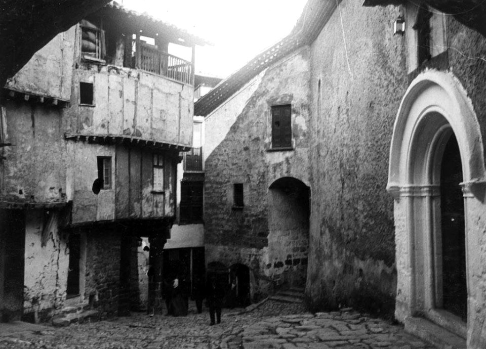Carrer de l'Església de Sant Llorenç de Morunys