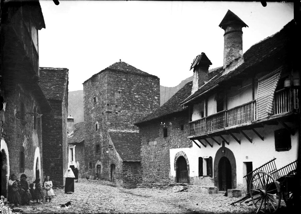 Carrer i habitants d'Ansó
