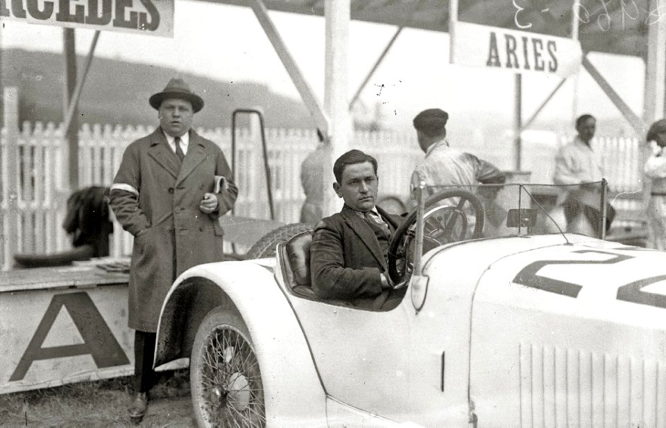 Carrera automóvilistica en el circuito de Lasarte (103 de 493) - Fondo Car-Kutxa Fototeka