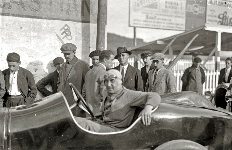 Carrera automóvilistica en el circuito de Lasarte (127 de 493) - Fondo Car-Kutxa Fototeka
