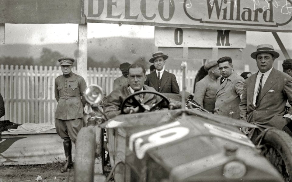 Carrera automóvilistica en el circuito de Lasarte (110 de 493) - Fondo Car-Kutxa Fototeka