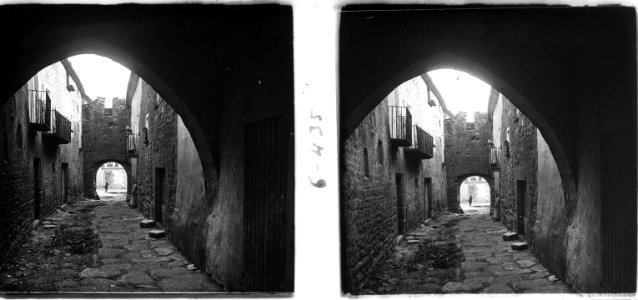 Carrer i portal de Torrefeta