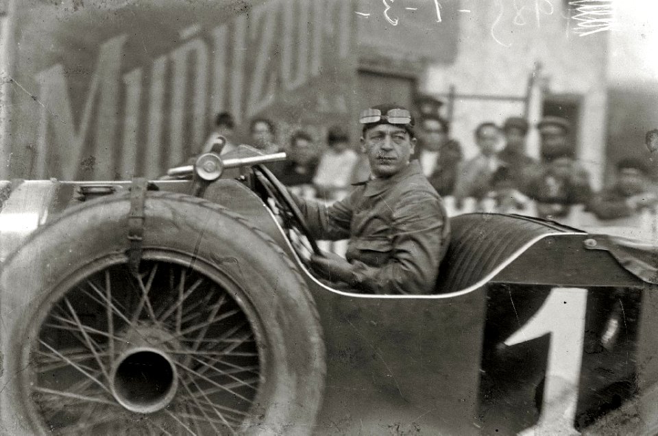 Carrera automóvilistica en el circuito de Lasarte (114 de 493) - Fondo Car-Kutxa Fototeka