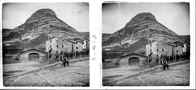 Carrer i muntanya de Sant Jaume de Frontanyà