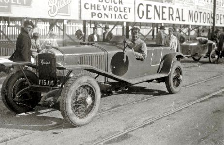 Carrera automóvilistica en el circuito de Lasarte (126 de 493) - Fondo Car-Kutxa Fototeka