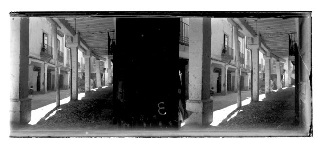 Carrer porticat a Morella (2)