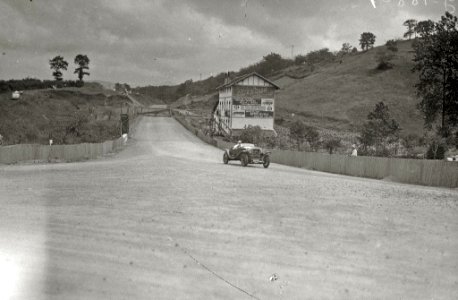 Carrera automóvilistica en el circuito de Lasarte (138 de 493) - Fondo Car-Kutxa Fototeka