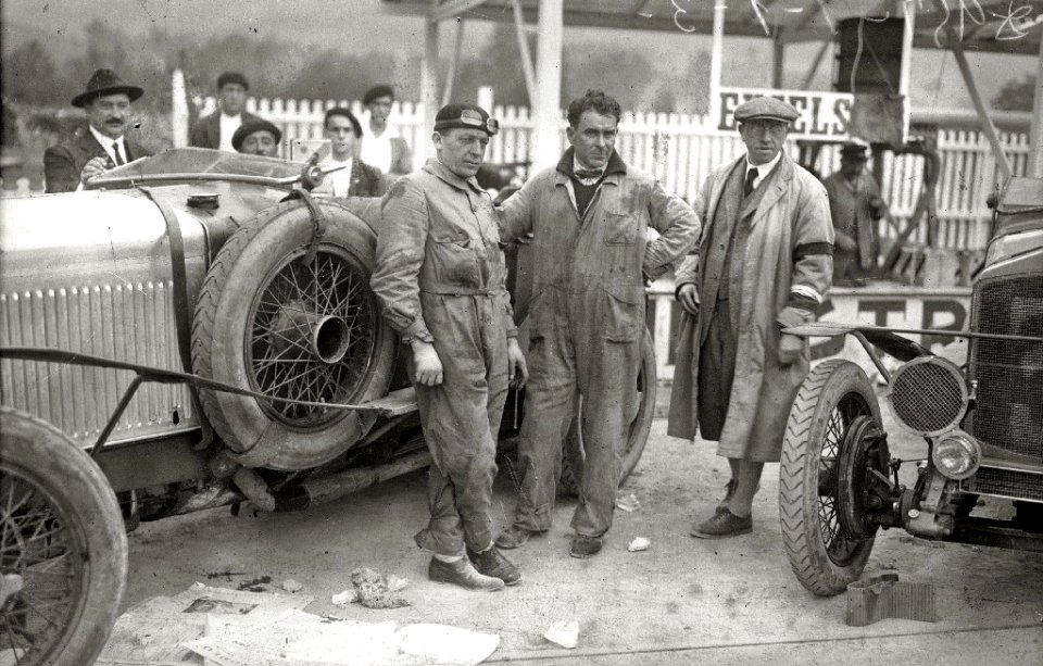 Carrera automóvilistica en el circuito de Lasarte (101 de 493) - Fondo Car-Kutxa Fototeka