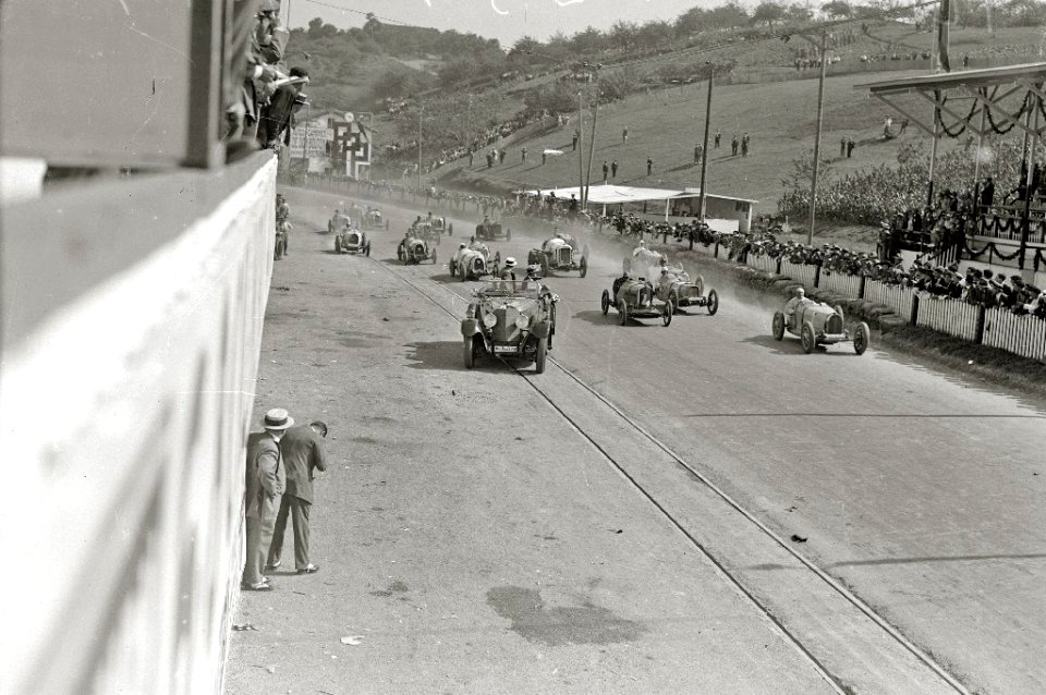 Carrera automóvilistica en el circuito de Lasarte (146 de 493) - Fondo Car-Kutxa Fototeka