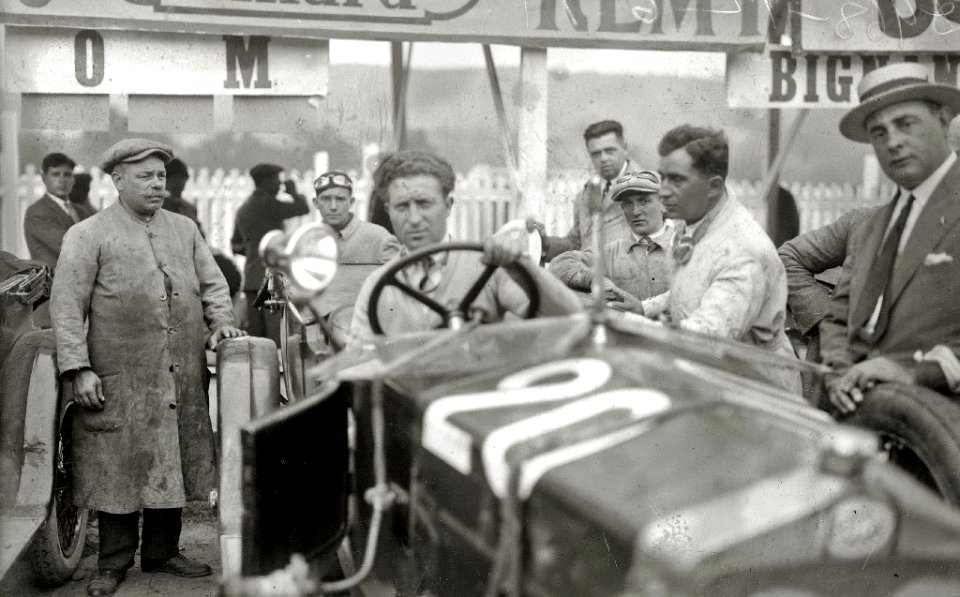 Carrera automóvilistica en el circuito de Lasarte (109 de 493) - Fondo Car-Kutxa Fototeka