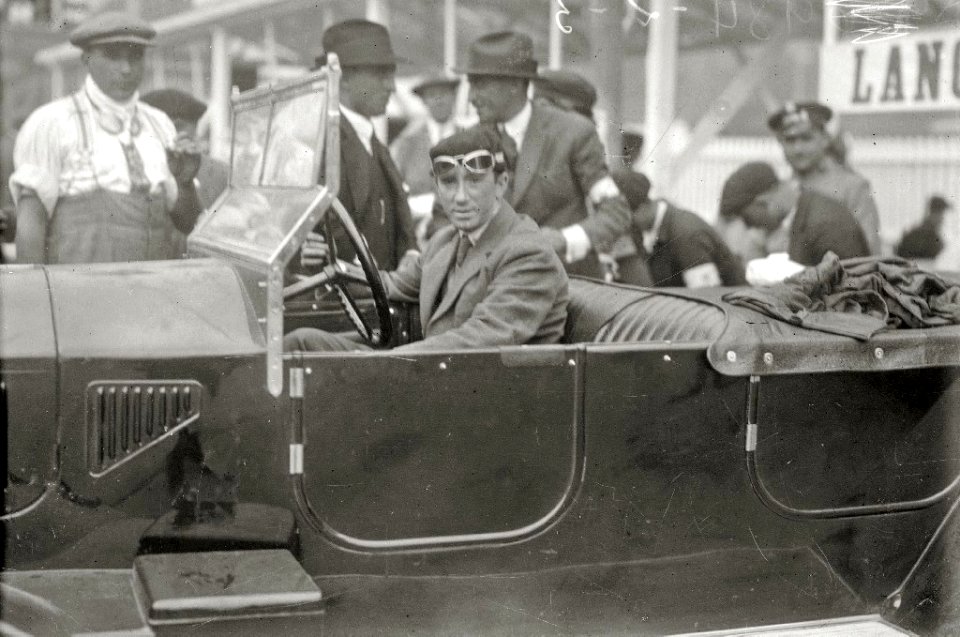 Carrera automóvilistica en el circuito de Lasarte (113 de 493) - Fondo Car-Kutxa Fototeka
