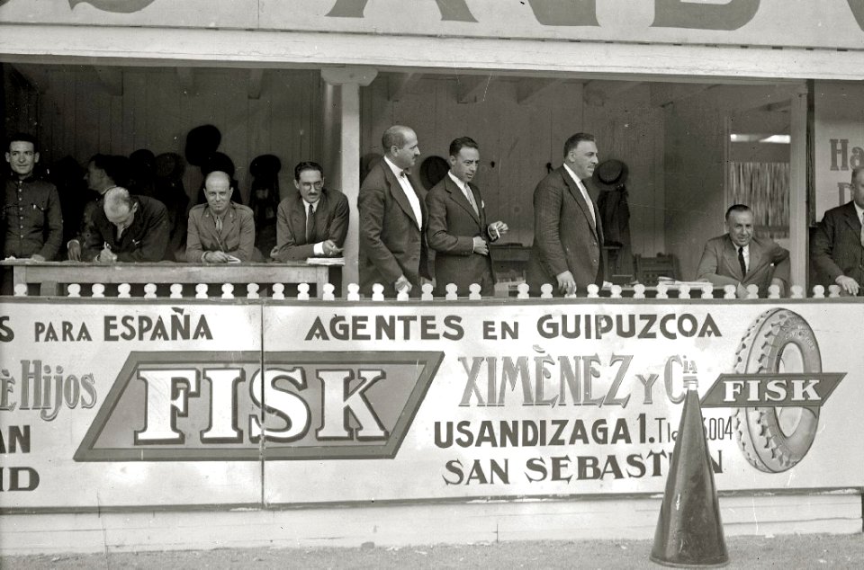 Carrera automóvilistica en el circuito de Lasarte (191 de 493) - Fondo Car-Kutxa Fototeka