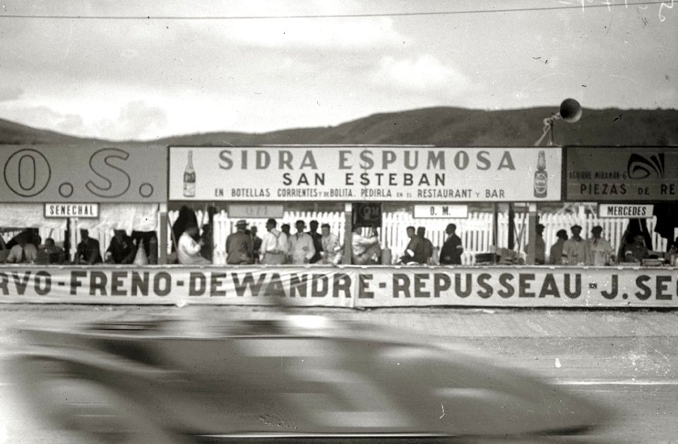 Carrera automóvilistica en el circuito de Lasarte (133 de 493) - Fondo Car-Kutxa Fototeka