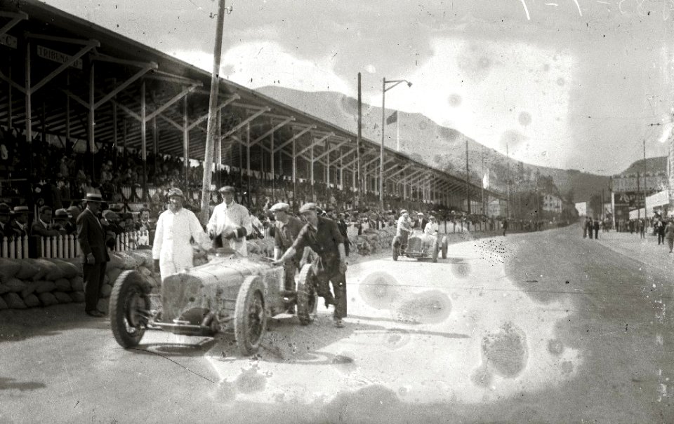 Carrera automóvilistica en el circuito de Lasarte (124 de 493) - Fondo Car-Kutxa Fototeka