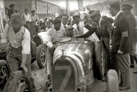 Carrera automóvilistica en el circuito de Lasarte (211 de 493) - Fondo Car-Kutxa Fototeka