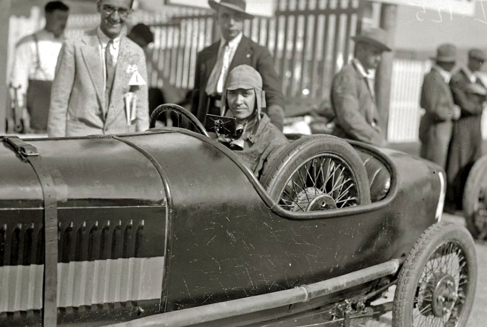Carrera automóvilistica en el circuito de Lasarte (148 de 493) - Fondo Car-Kutxa Fototeka