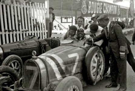 Carrera automóvilistica en el circuito de Lasarte (210 de 493) - Fondo Car-Kutxa Fototeka