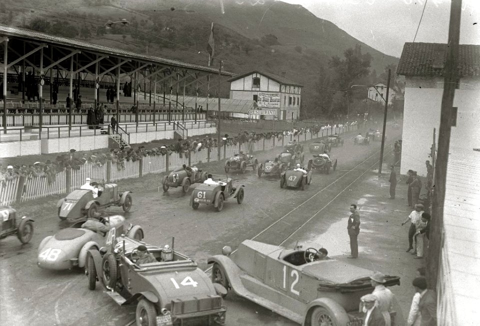 Carrera automóvilistica en el circuito de Lasarte (231 de 493) - Fondo Car-Kutxa Fototeka