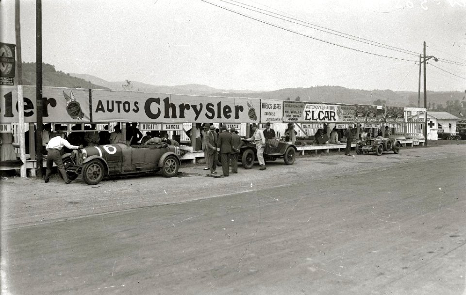 Carrera automóvilistica en el circuito de Lasarte (239 de 493) - Fondo Car-Kutxa Fototeka