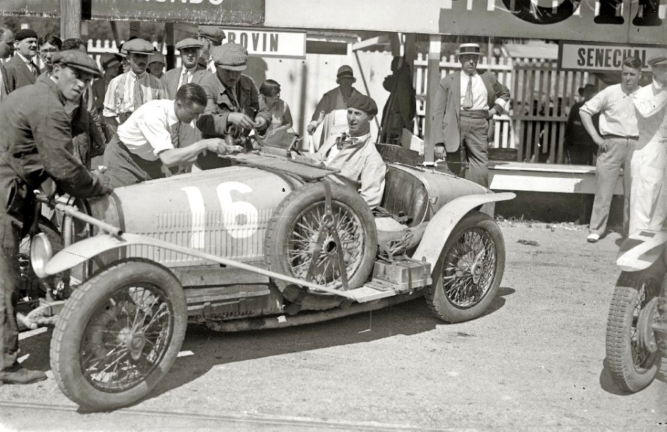 Carrera automóvilistica en el circuito de Lasarte (164 de 493) - Fondo Car-Kutxa Fototeka