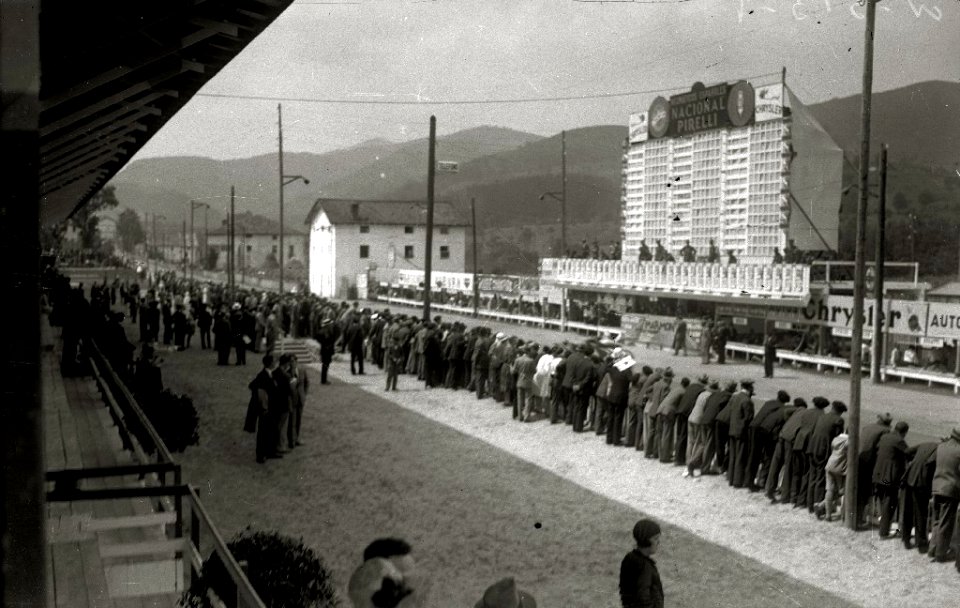 Carrera automóvilistica en el circuito de Lasarte (244 de 493) - Fondo Car-Kutxa Fototeka