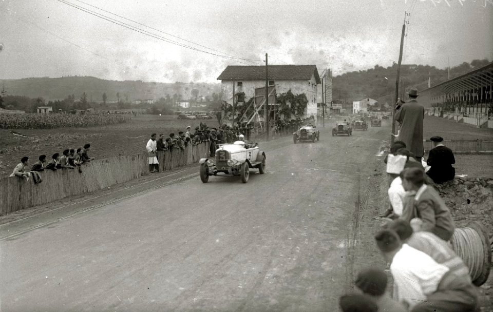 Carrera automóvilistica en el circuito de Lasarte (230 de 493) - Fondo Car-Kutxa Fototeka