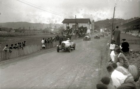 Carrera automóvilistica en el circuito de Lasarte (230 de 493) - Fondo Car-Kutxa Fototeka