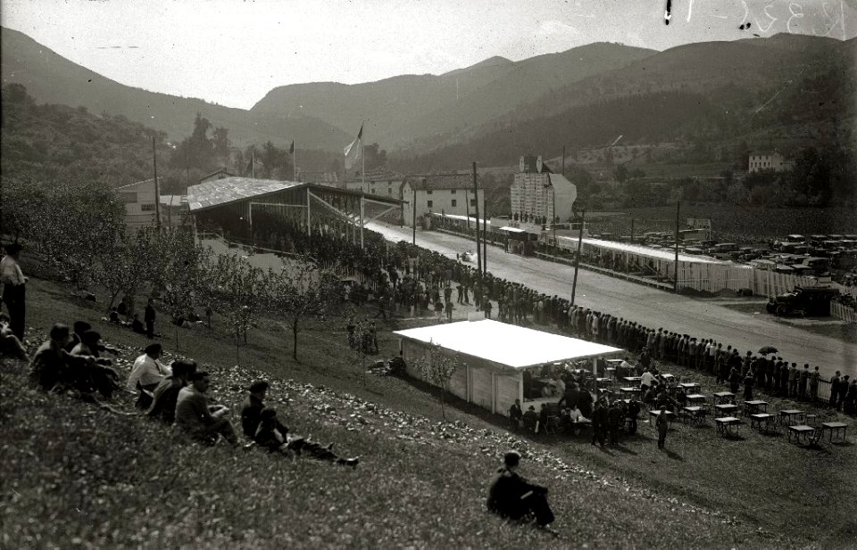 Carrera automóvilistica en el circuito de Lasarte (261 de 493) - Fondo Car-Kutxa Fototeka