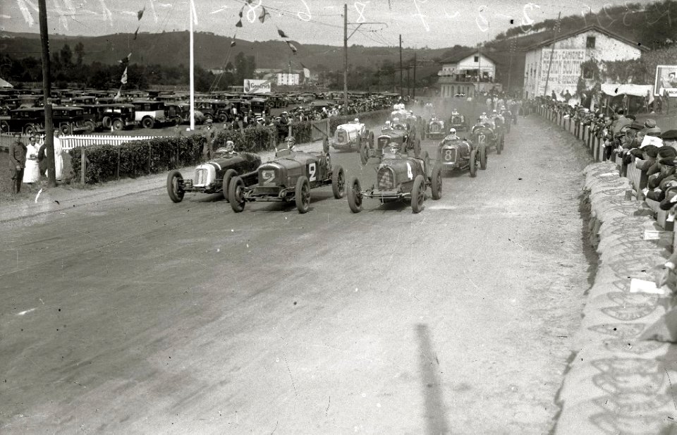 Carrera automóvilistica en el circuito de Lasarte (265 de 493) - Fondo Car-Kutxa Fototeka