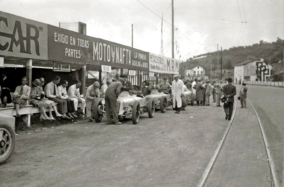 Carrera automóvilistica en el circuito de Lasarte (192 de 493) - Fondo Car-Kutxa Fototeka