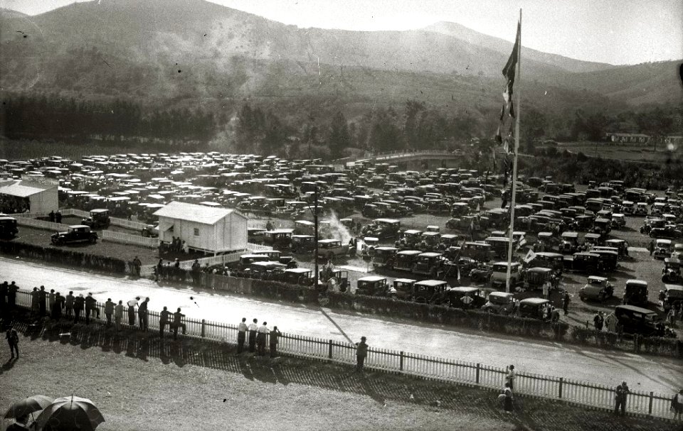 Carrera automóvilistica en el circuito de Lasarte (273 de 493) - Fondo Car-Kutxa Fototeka