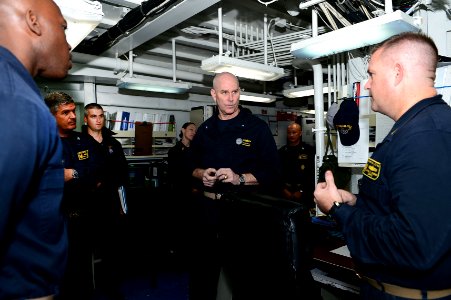 Carrier Strike Group One commander visits USS Bunker Hill 141107-N-GW918-081