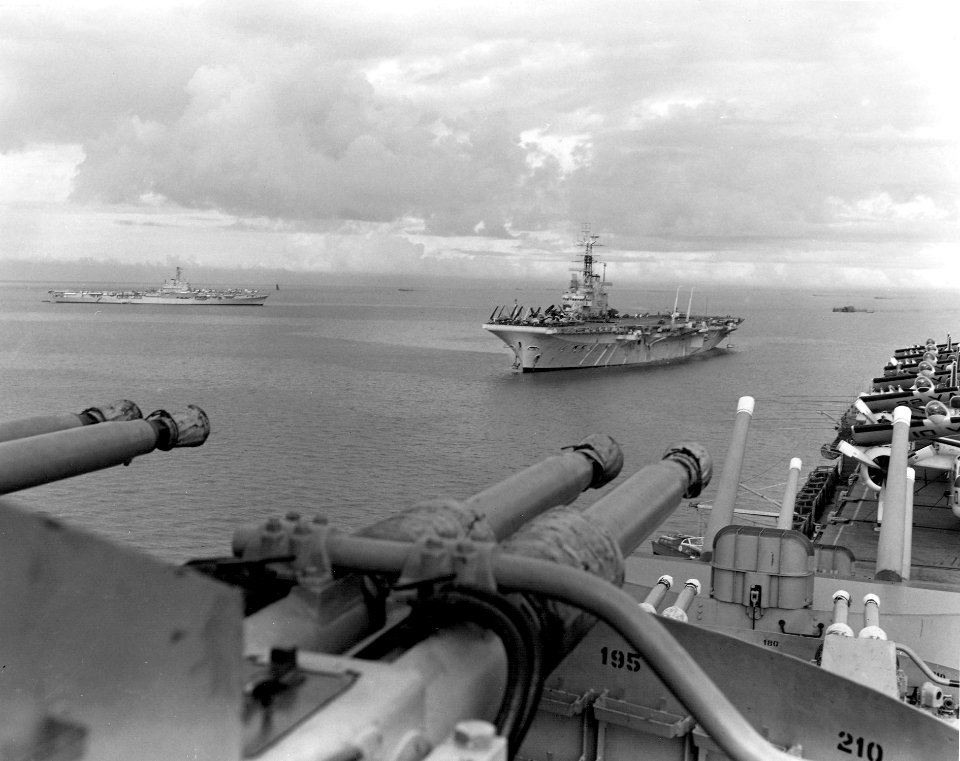Carriers Bulwark Melbourne and Philippine Sea at Singapore 1958